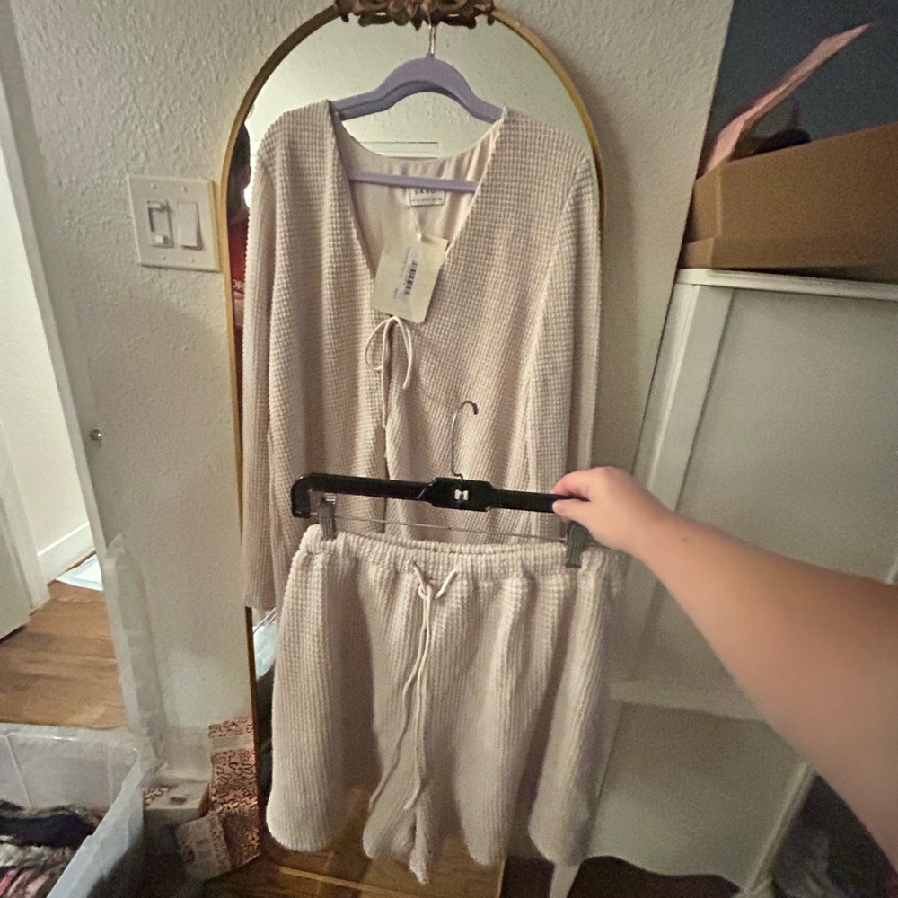 Sabo Skirt Cream Lounge Set